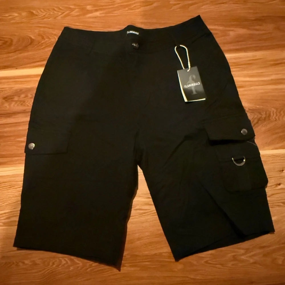 Flamingals cargo shorts - Picture 6 of 9